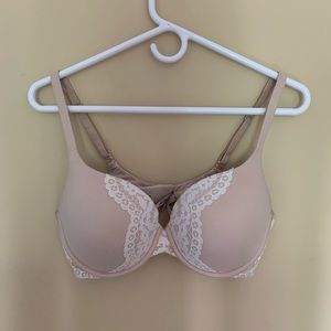 Victoria’s Secret body by Victoria bra